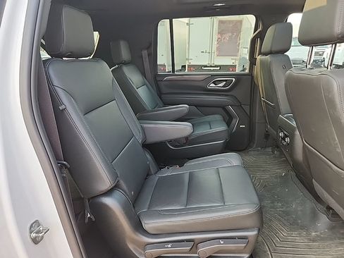 Certified 2023 Chevrolet Suburban Z71 w/ Luxury Package AWD/4WD image 51