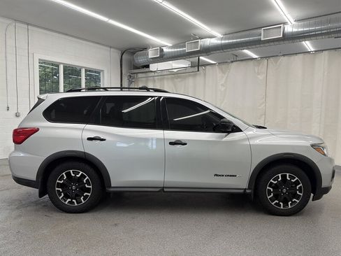 Used 2020 Nissan Pathfinder SL AWD/4WD image 4