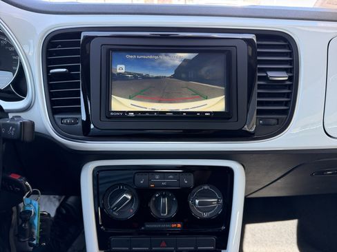 Used 2017 Volkswagen Beetle 1.8T S image 27