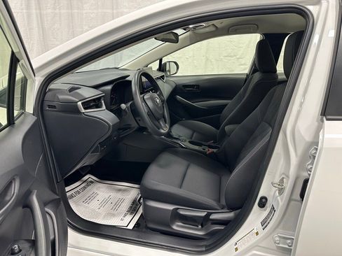 Used 2025 Toyota Corolla LE image 10
