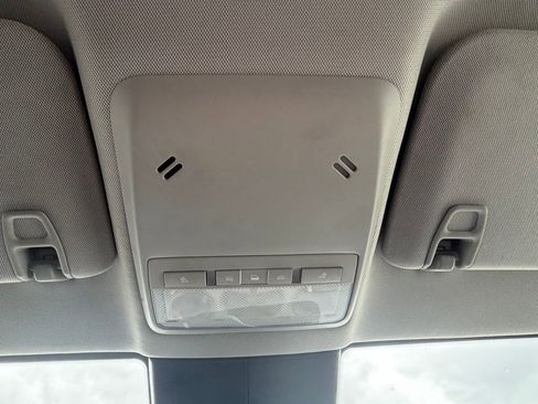 Used 2020 Chevrolet Trax LT w/ LT Convenience Package FWD image 20