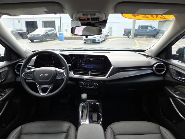 Used 2024 Chevrolet Trax ACTIV w/ Sunroof Package FWD image 24