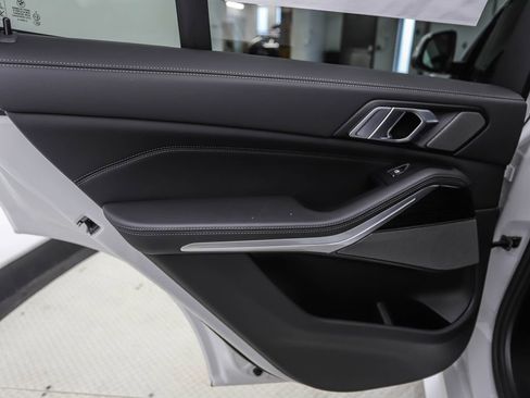 Used 2026 BMW X5 xDrive40i w/ M Sport Package image 18