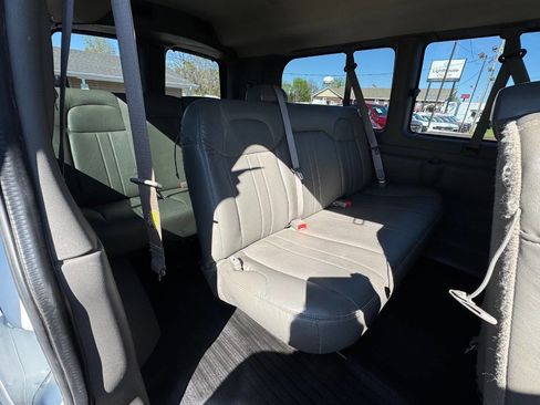 Used 2018 Chevrolet Express 2500 LS w/ Driver Convenience Package image 20