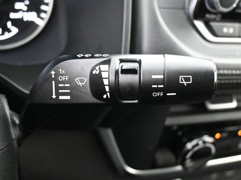Used 2023 Nissan Rogue S FWD image 17