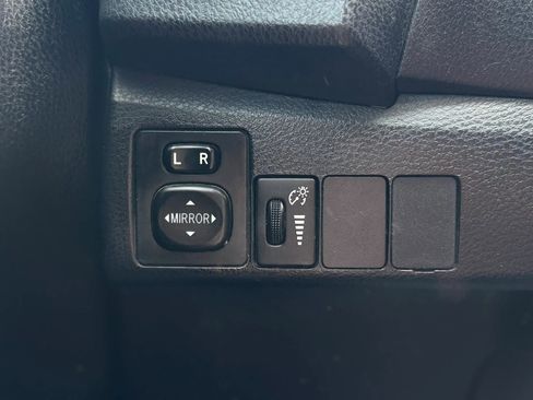 Used 2014 Toyota Corolla L FWD image 20