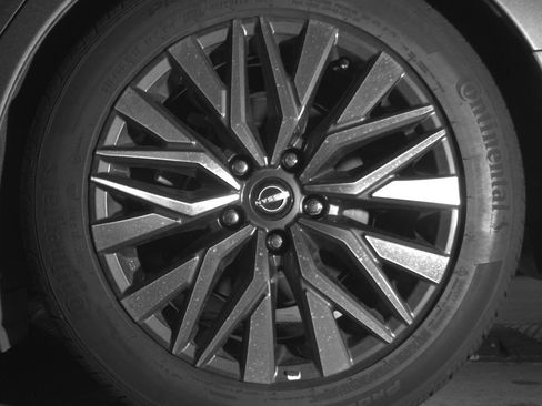 Used 2025 Nissan Altima 2.5 SV FWD image 16