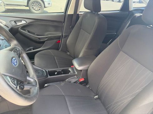 Used 2018 Ford Focus SE FWD image 12