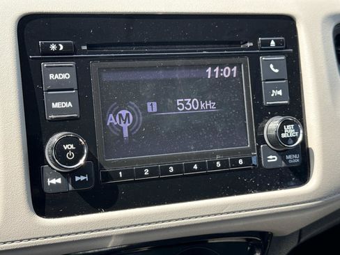 Used 2019 Honda HR-V LX image 3