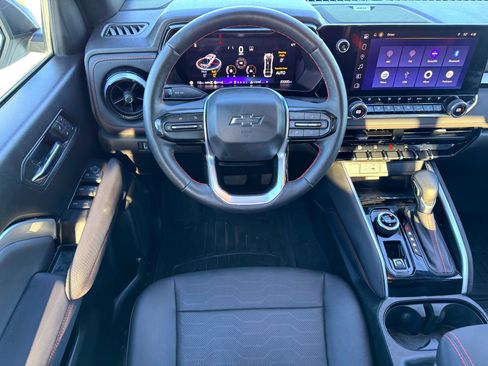 Used 2024 Chevrolet Colorado Z71 w/ Z71 Convenience Package 2 image 18