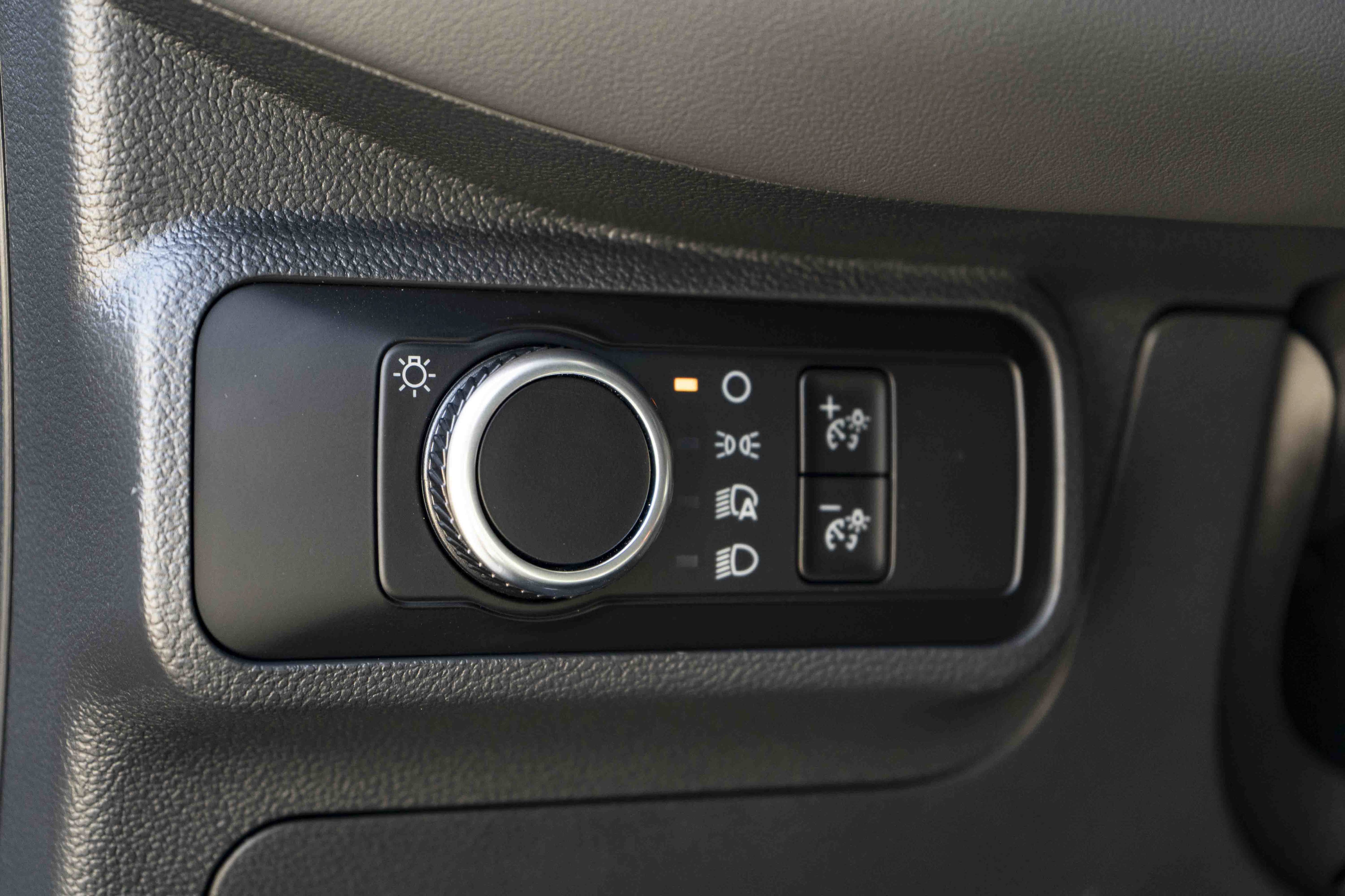 Used 2026 Ford Explorer Active RWD image 36