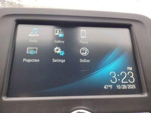 Used 2017 Chevrolet Malibu LT image 21