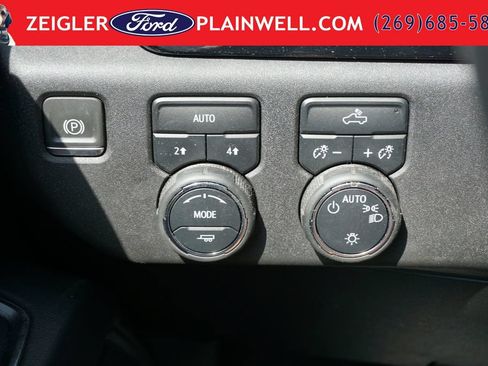 Used 2023 Chevrolet Silverado 1500 LT AWD/4WD image 28