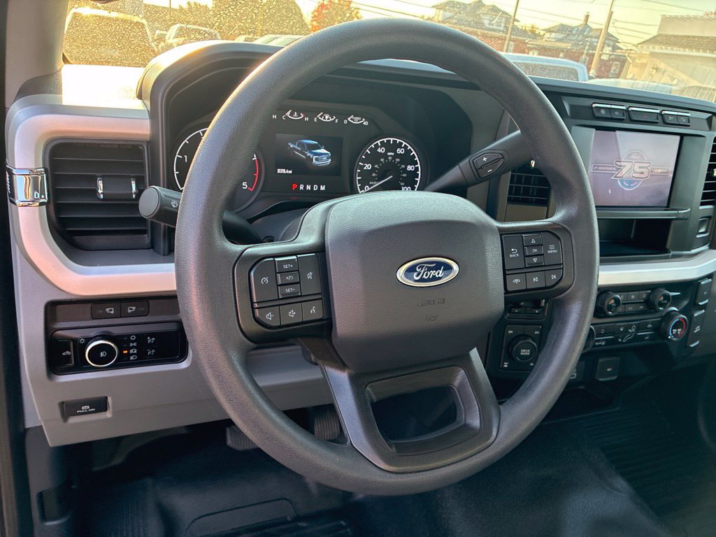 Used 2023 Ford F350 XLT w/ 360-Degree Camera Package AWD/4WD image 11