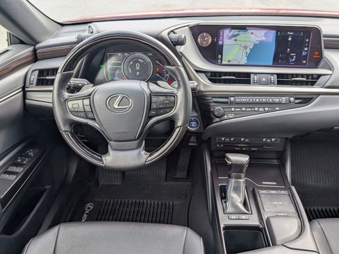 Used 2019 Lexus ES 300h w/ Premium Package image 13