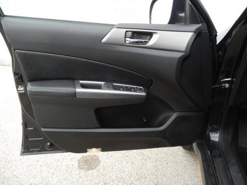 Used 2011 Subaru Forester 2.5X Premium w/ All-Weather Pkg image 25