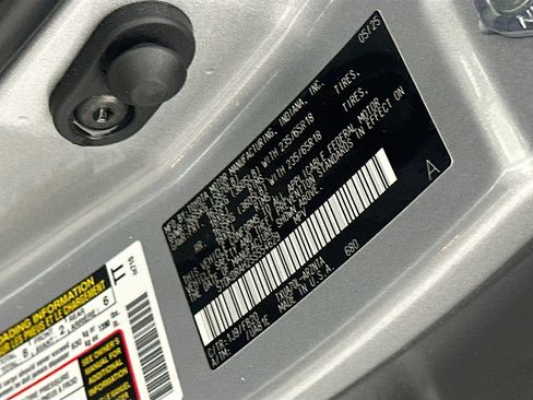 Used 2025 Toyota Highlander LE image 12