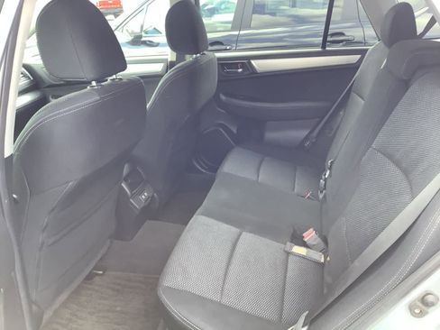 Used 2019 Subaru Outback 2.5i Premium AWD/4WD image 9