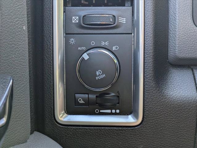 Used 2018 RAM 3500 SLT w/ Luxury Group AWD/4WD image 12