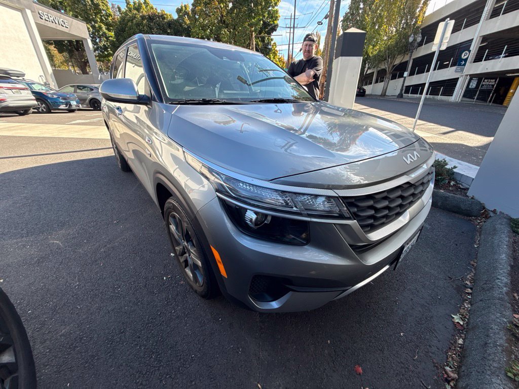 Certified 2023 Kia Seltos LX AWD/4WD image 3