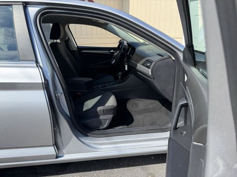Used 2019 Volkswagen Jetta S w/ Driver Assistance Package FWD image 3