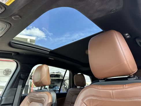 Used 2022 Lincoln Aviator Grand Touring w/ Elements Package Plus AWD/4WD image 15