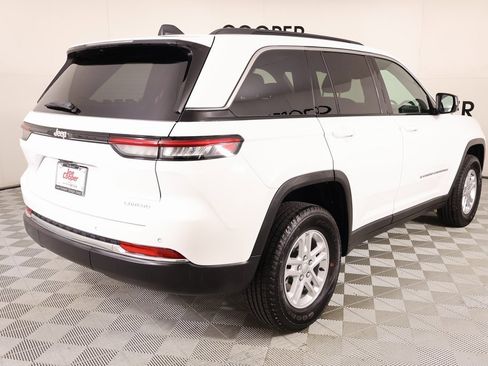 Used 2024 Jeep Grand Cherokee Laredo w/ Luxury Tech Group I image 20