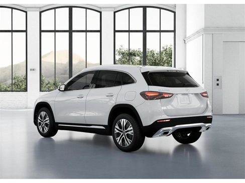 New 2025 Mercedes-Benz GLA 250 4MATIC image 29