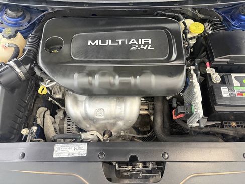 Used 2015 Chrysler 200 S FWD image 27