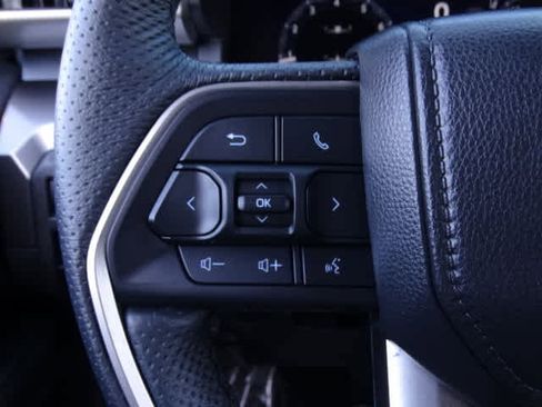 Used 2025 Toyota Tacoma TRD Off-Road AWD/4WD image 39