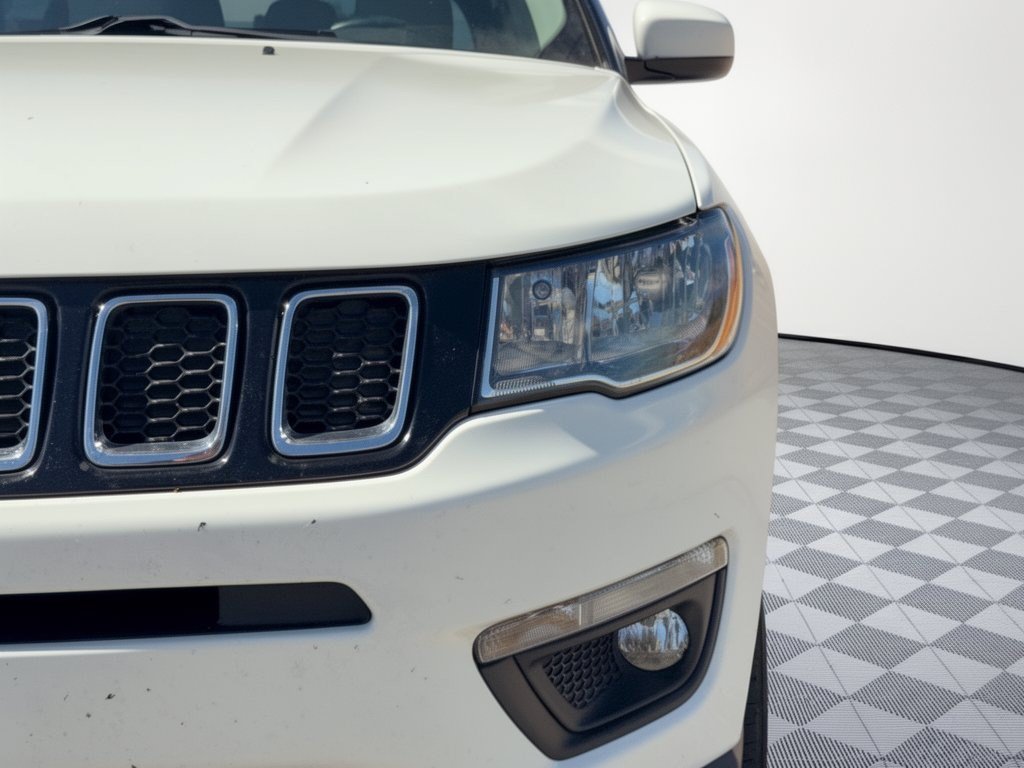 Used 2018 Jeep Compass Latitude w/ Popular Equipment Group AWD/4WD image 12