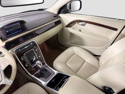 Used 2013 Volvo XC70 T6 image 22