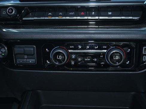 Used 2025 Chevrolet Silverado 1500 LT image 20