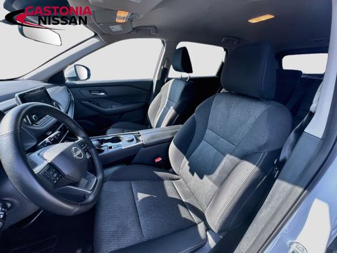 Used 2025 Nissan Rogue SV AWD/4WD image 26