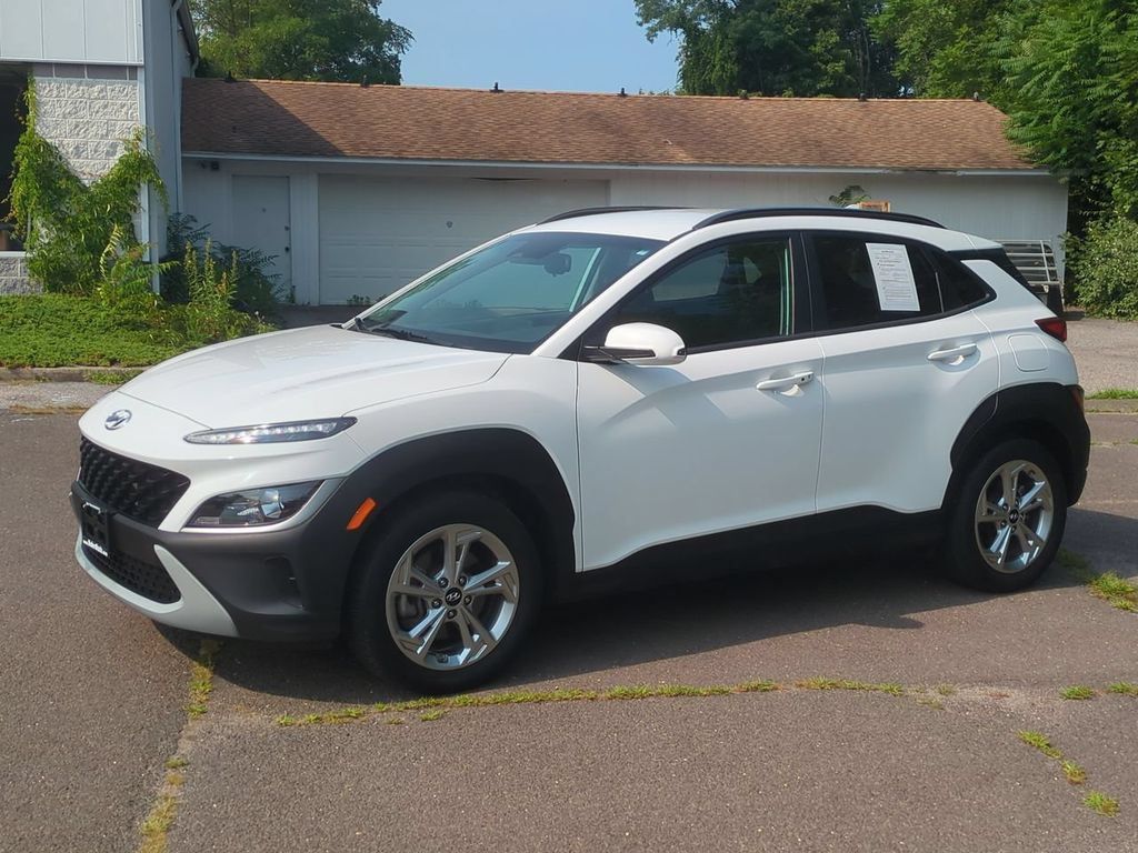 Used 2023 Hyundai Kona SEL AWD/4WD image 2