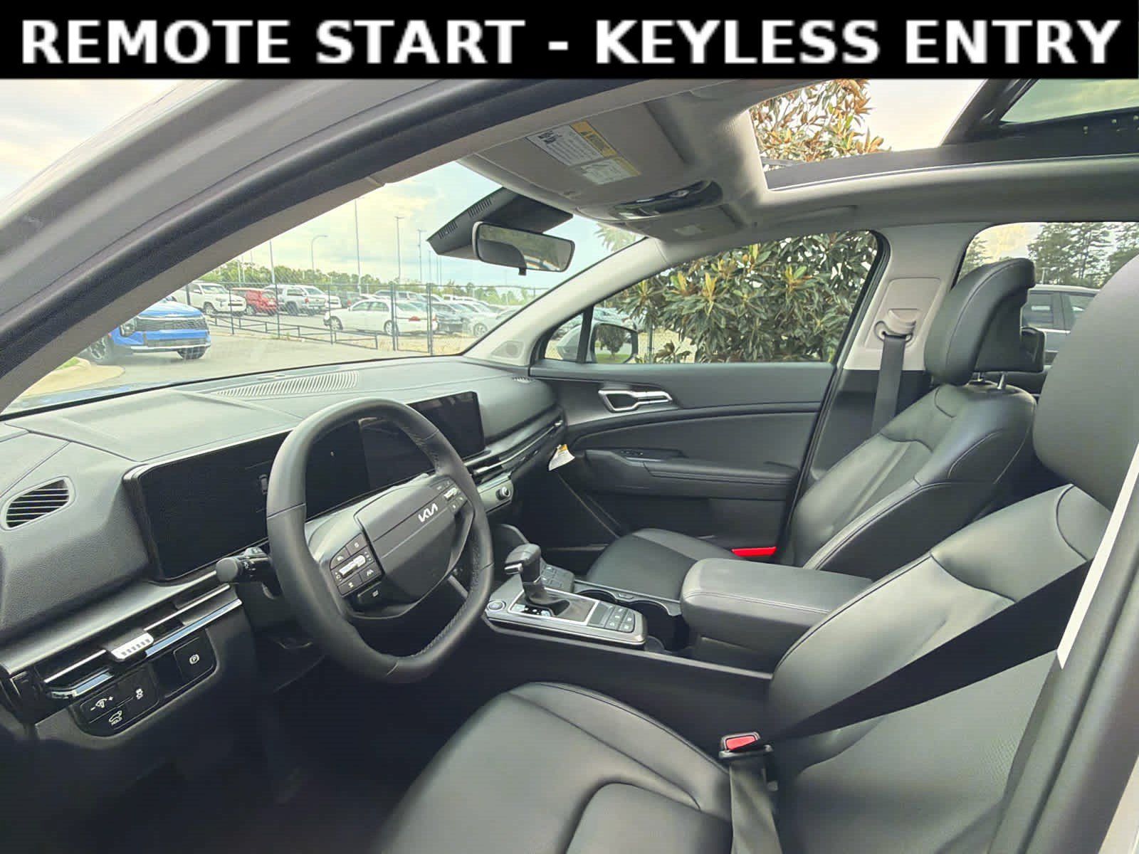 Used 2026 Kia Sportage EX FWD image 7