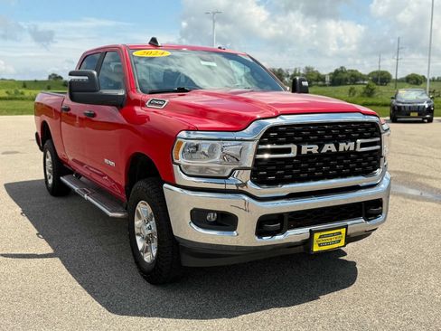 Used 2024 RAM 2500 Big Horn AWD/4WD image 3