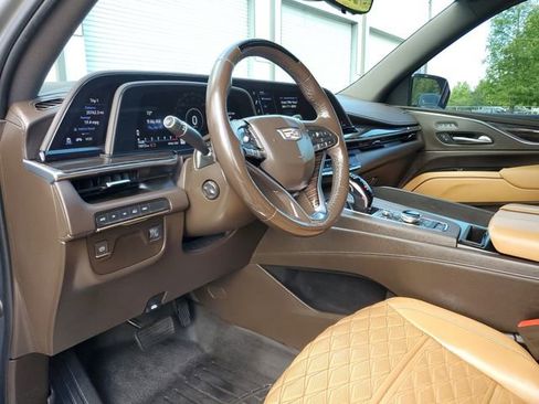 Used 2022 Cadillac Escalade Premium Luxury w/ LPO, Radiant Package AWD/4WD image 19