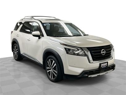 Used 2023 Nissan Pathfinder Platinum