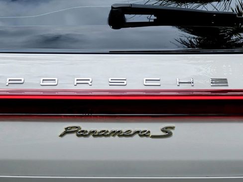 Used 2015 Porsche Panamera S w/ Premium Package image 44