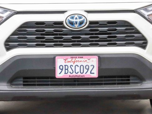 Used 2022 Toyota RAV4 XLE Premium AWD/4WD image 11