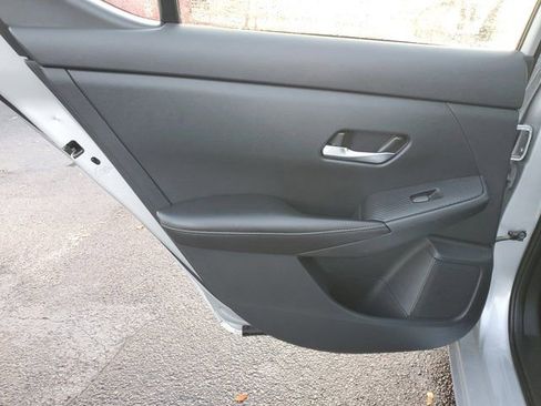 Used 2023 Nissan Sentra SV FWD image 11