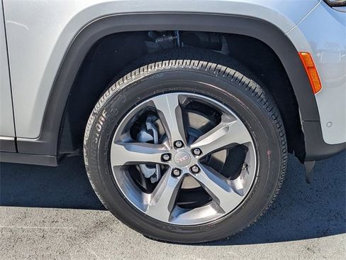 New 2026 Jeep Grand Cherokee Limited image 11