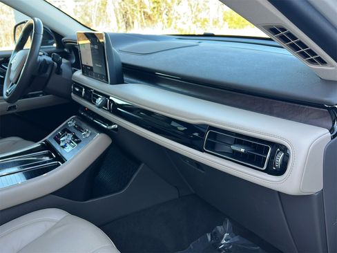 Used 2023 Lincoln Aviator Reserve w/ Equipment Group 201A image 31