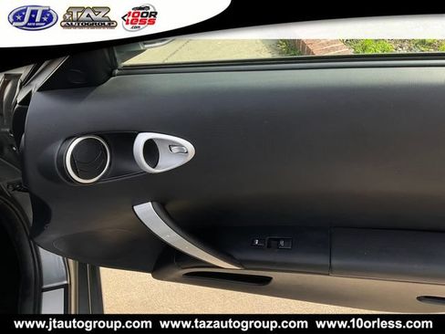 Used 2004 Nissan 350Z Enthusiast w/ Side Airbags Pkg RWD image 15