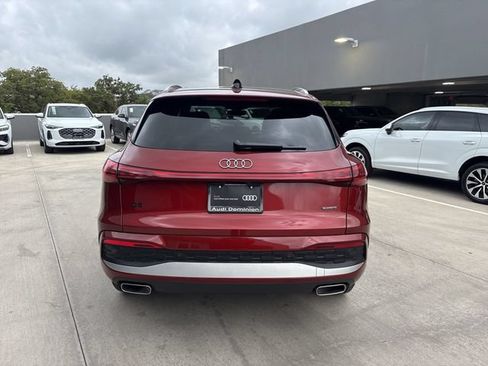 Used 2025 Audi Q5 Premium Plus w/ Premium Plus AWD/4WD image 6