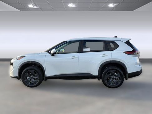 Used 2026 Nissan Rogue SV w/ Cold Weather Package FWD image 3