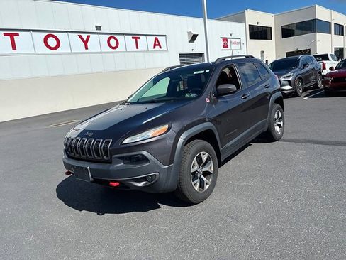 Used 2015 Jeep Cherokee Trailhawk AWD/4WD image 19