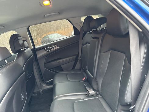 Used 2023 Kia Sportage EX image 32