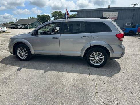 Used 2017 Dodge Journey SXT w/ Comfort/Convenience Group FWD image 7